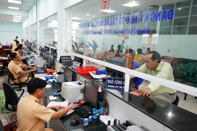 Người dân có thể đăng ký ô tô, xe máy, nộp trước bạ online, kể từ ngày 15/8 nguoi dan co the dang ky o to xe may nop thue truoc ba online ke tu ngay 158