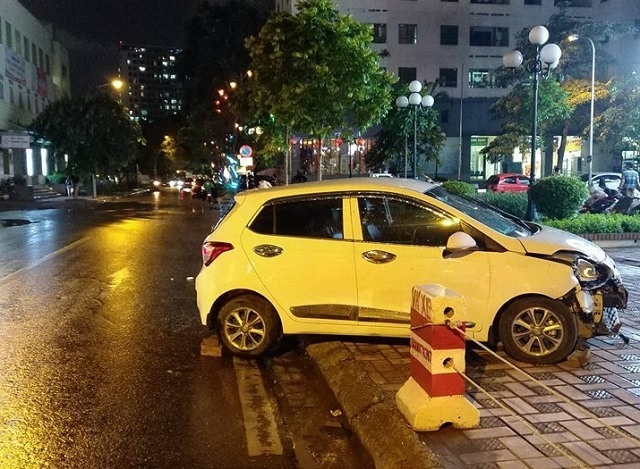 xe dien hyundai grand i10 ha guc 10 nguoi truoc khi bi tom gon
