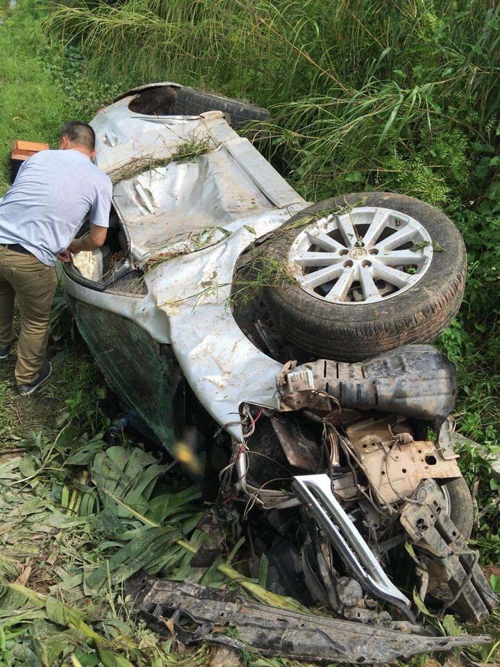 Tên cướp Trung Quốc lái Toyota Venza đâm công an Việt, giải cứu đồng bọn ten cuop trung quoc lai toyota venza dam cong an viet giai cuu dong bon
