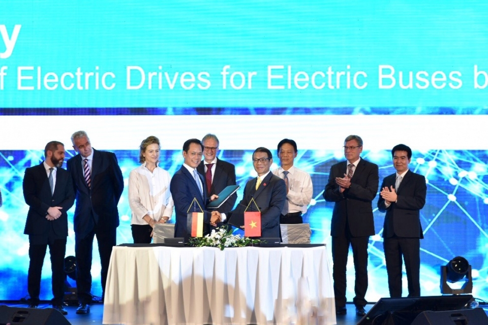 VinFast "bắt tay" Siemens sản xuất xe buýt điện vinfast bat tay siemens san xuat xe buyt dien
