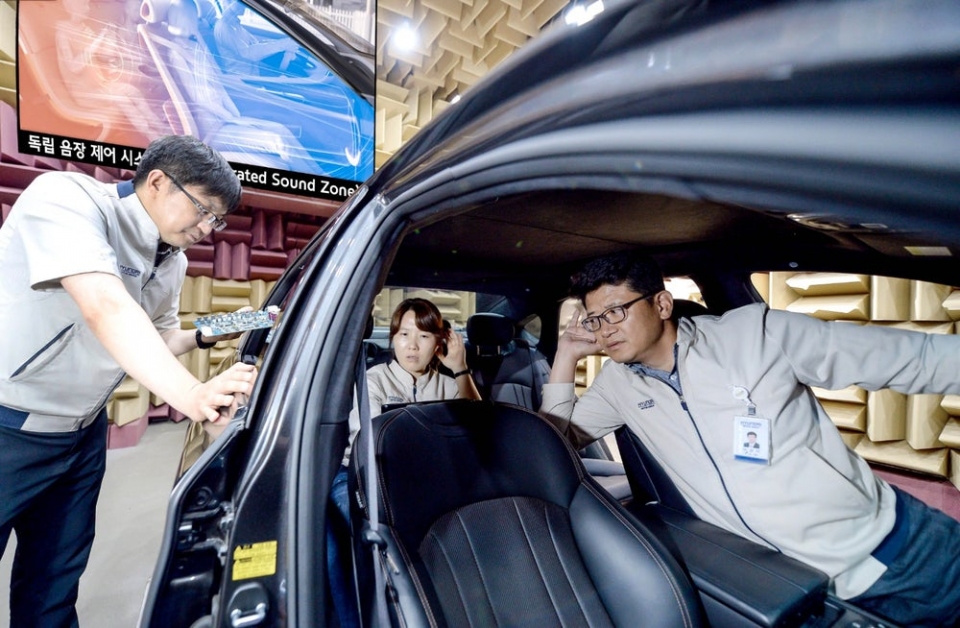 Hyundai công bố công nghệ kiểm soát khu vực âm thanh riêng biệt cho ô tô hyundai cong bo he thong kiem soat khu vuc am thanh rieng biet cho o to