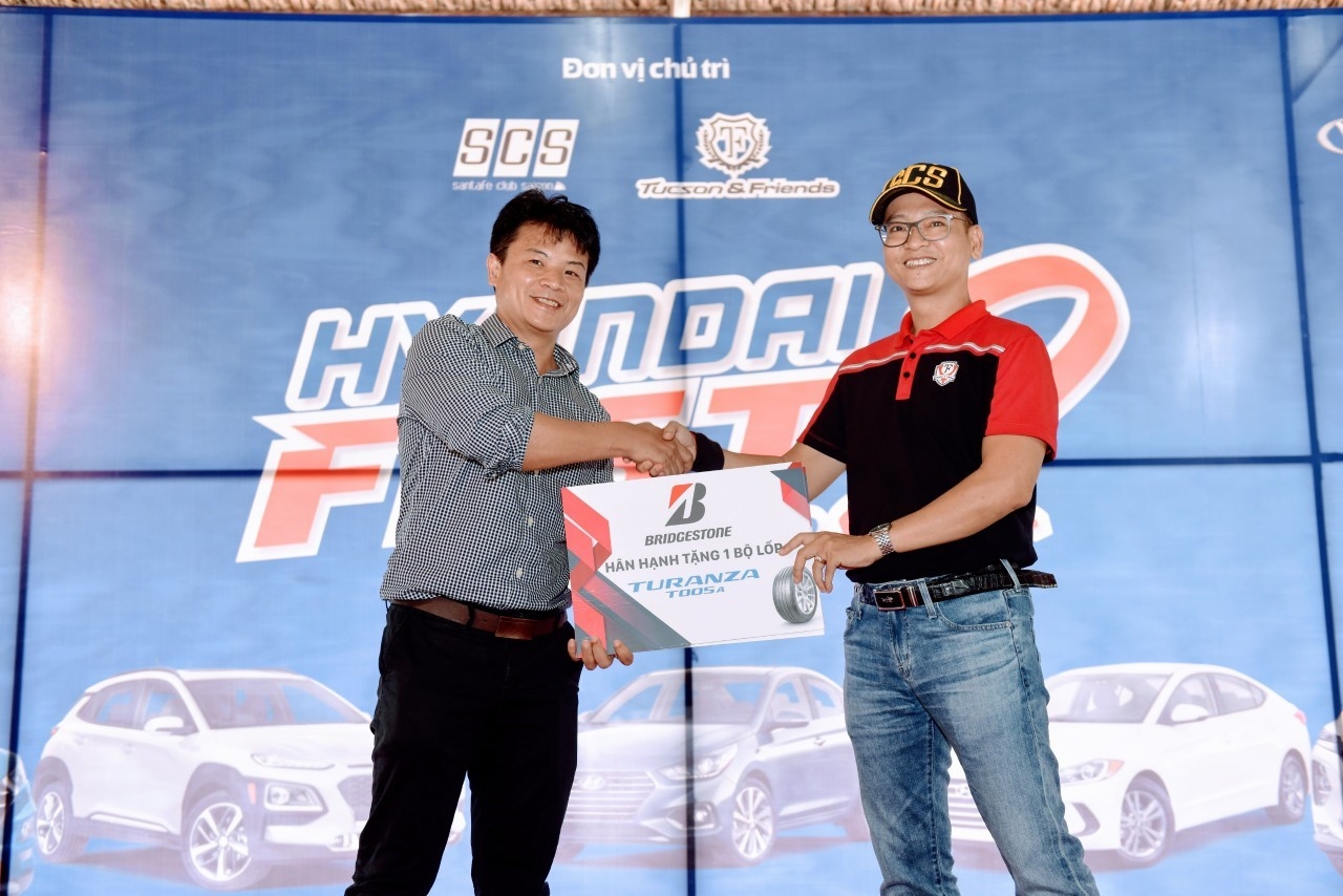 Cùng Bridgestone "lăn bánh an toàn" tại Hyundai Fest 2 cung bridgestone lan banh an toan tai huyndai fest 2