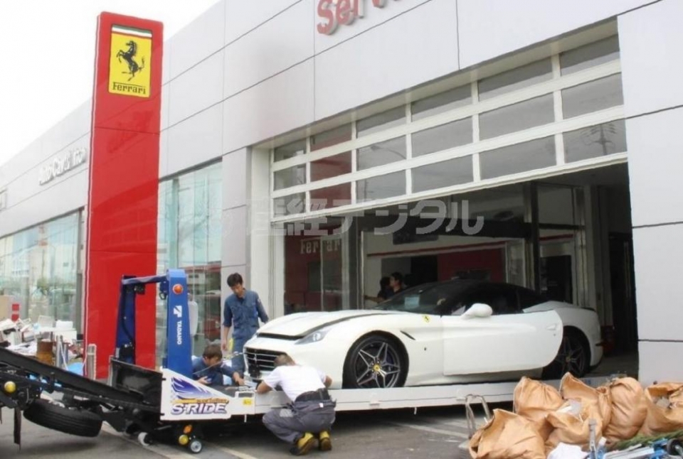 Siêu bão Jebi "tiêu diệt" 51 siêu xe tại một đại lý Ferrari của Nhật sieu bao jebi huy diet 51 sieu xe tai mot dai ly ferrari cua nhat
