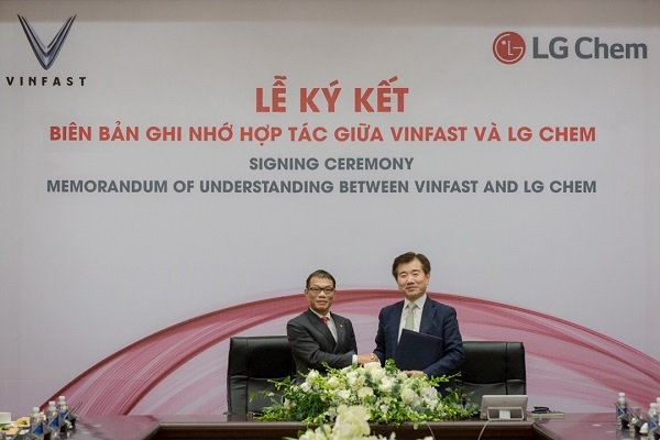 VinFast "bắt tay" LG Chem sản xuất pin tiêu chuẩn quốc tế vinfast bat tay lg chem san xuat pin tieu chuan quoc te