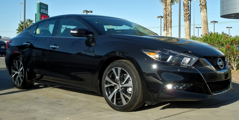 nissan trieu hoi 215000 xe co nguy co chay no