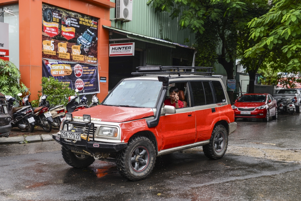 cac van dong vien no nuc tham gia buoi kham xe truoc them voc 2018