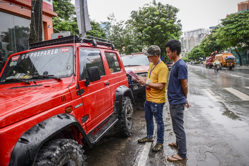 cac van dong vien no nuc tham gia buoi kham xe truoc them voc 2018