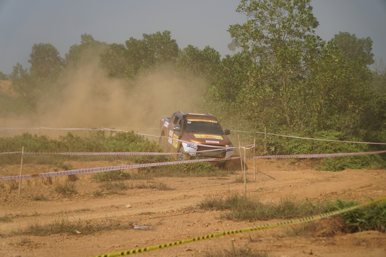 vinh danh cac nha vo dich mua giai pvoil voc 2019