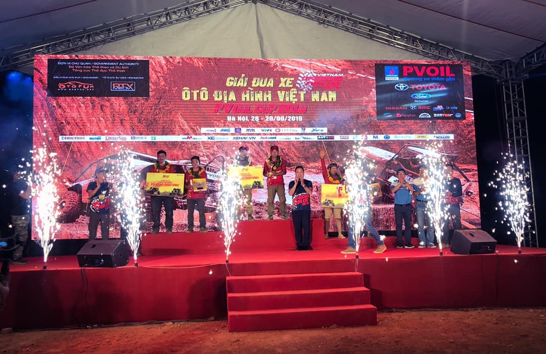 vinh danh cac nha vo dich mua giai pvoil voc 2019