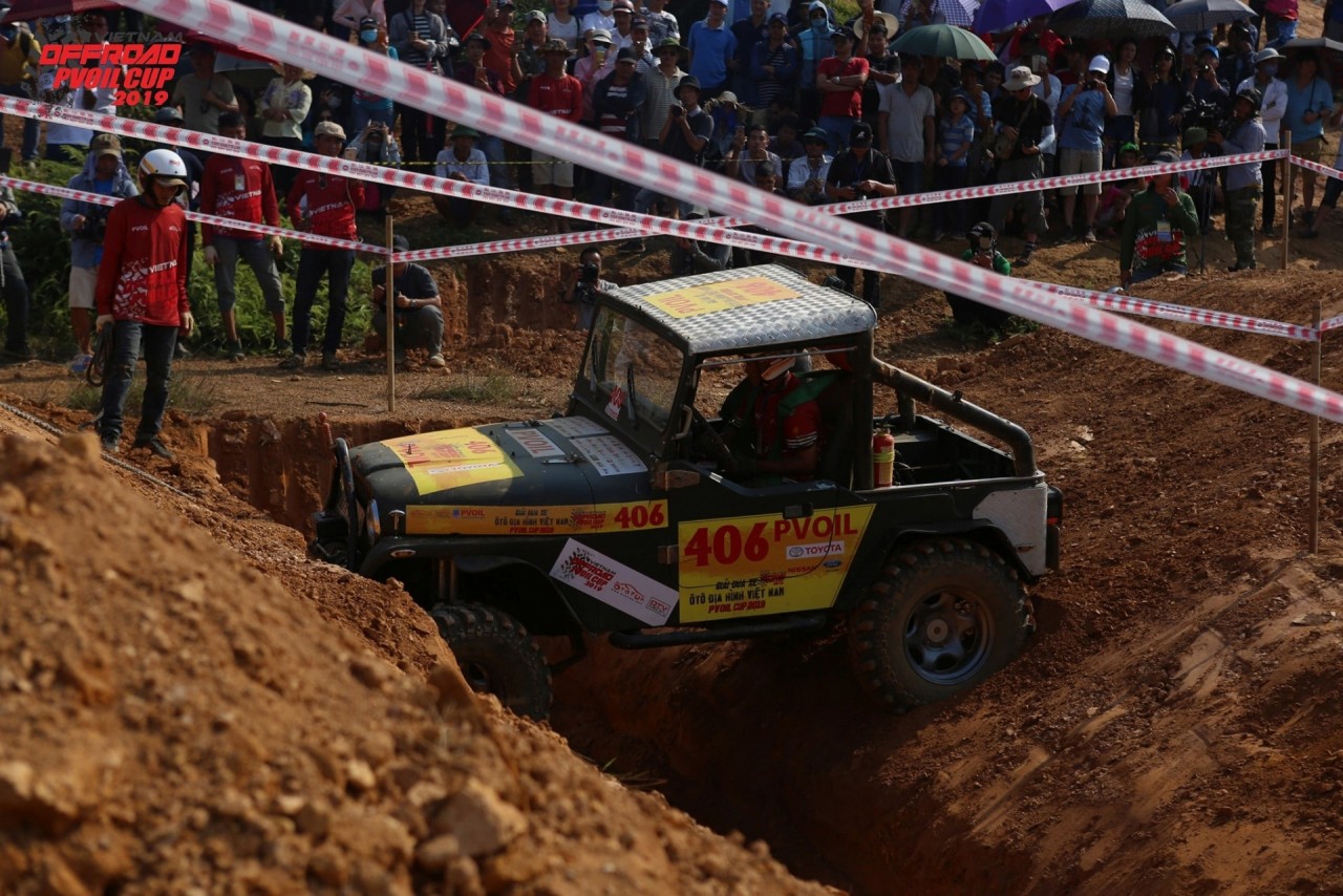 pvoil voc 2020 vdv hung jeep cop gia binh phuoc