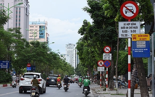 Hà Nội: Cấm xe taxi, xe hợp đồng dưới 9 chỗ trên 10 tuyến phố và một số khu vực ha noi cam xe taxi xe hop dong duoi 9 cho tren 10 tuyen pho va mot so khu vuc