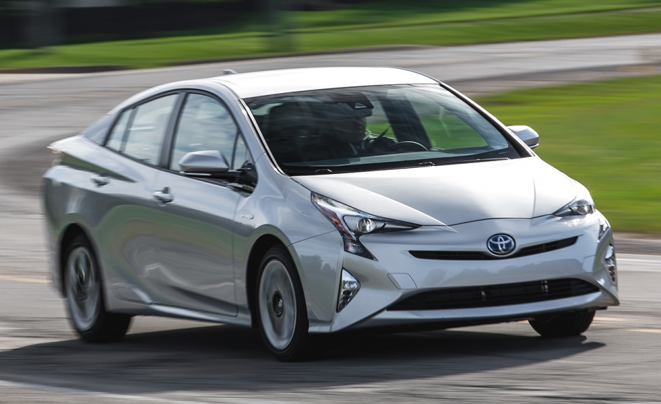Toyota triệu hồi 2,4 triệu xe hybrid vì lỗi chết máy toyota trieu hoi 24 trieu xe hybrid vi loi chet may