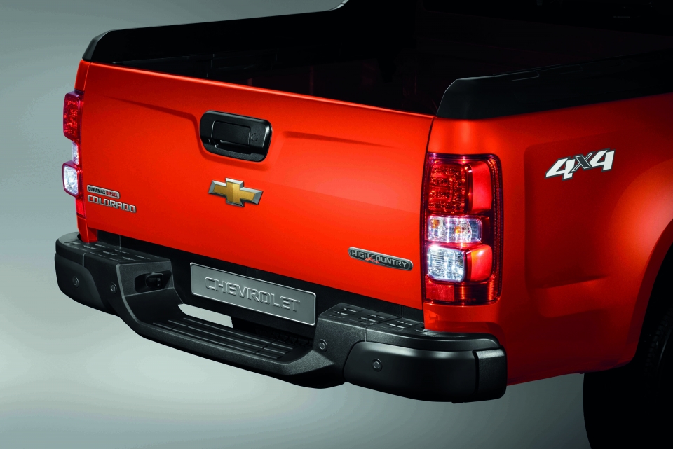 Chevrolet trình làng bán tải Colorado Storm bản giới hạn 100 chiếc chevrolet trinh lang ban tai colorado storm ban gioi han 100 chiec