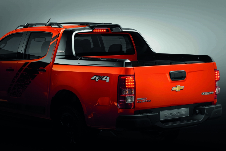 Chevrolet trình làng bán tải Colorado Storm bản giới hạn 100 chiếc chevrolet trinh lang ban tai colorado storm ban gioi han 100 chiec