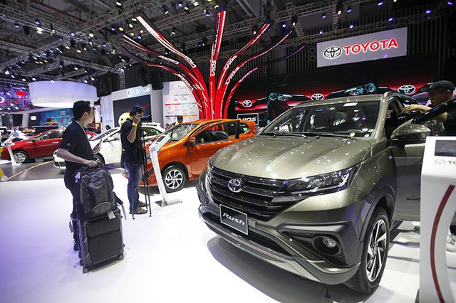 Toyota đưa i-ROAD cùng các mẫu xe "con cưng" đến Vietnam Motor Show 2018 toyota dua i road cung cac mau xe con cung den vietnam motor show 2018