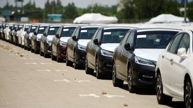 Lượng ô tô nhập khẩu tăng lên 3.000 chiếc trong tuần cuối tháng 10