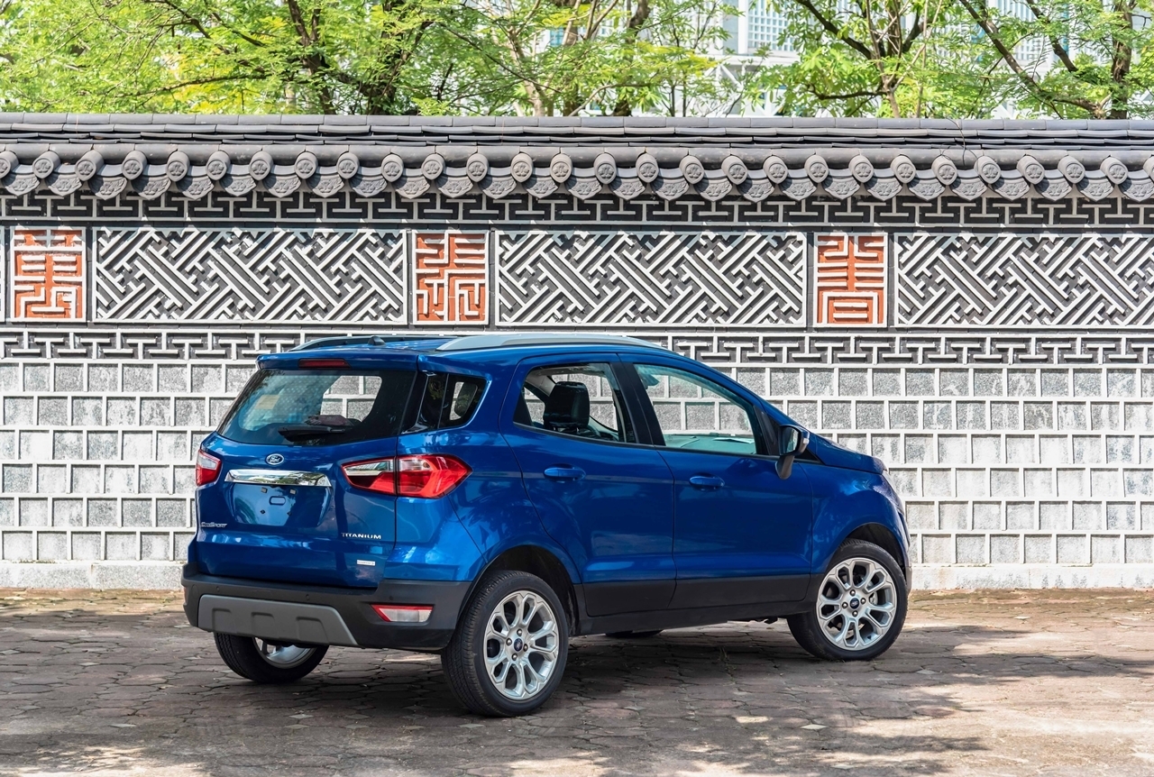 vua ra mat ford ecosport 2020 khuyen mai gan 50 trieu dong