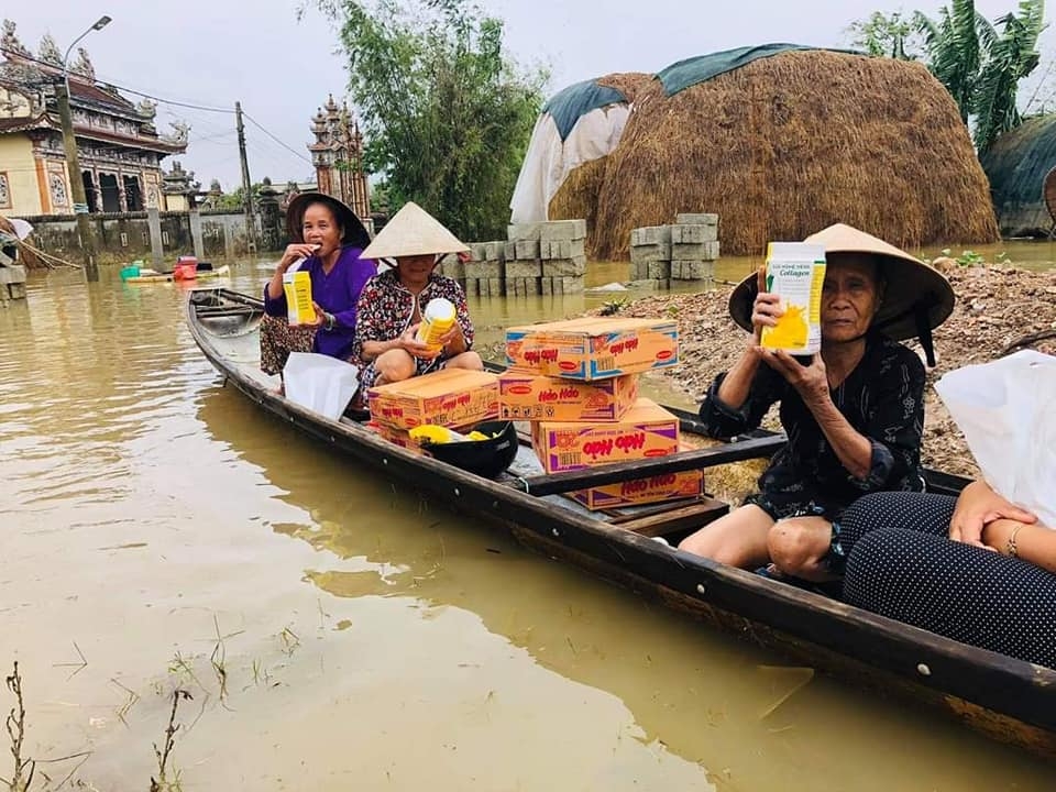 Đồng bào miền Trung cần gì trong mưa lũ? dong bao mien trung can gi trong mua lu