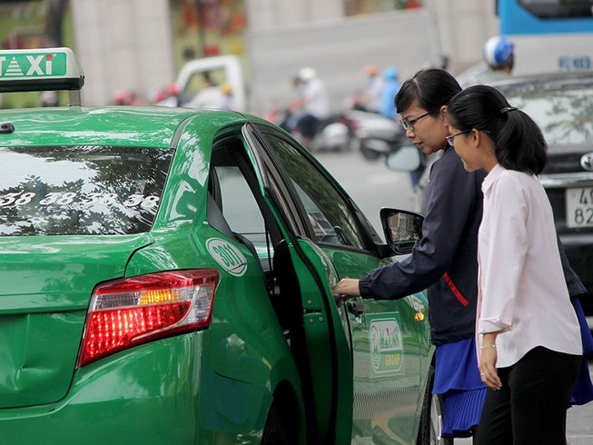 Từ ngày 1/9, xe taxi có niên hạn sử dụng không quá 12 năm và phải dưới 9 chỗ 3823-1-taxi-pikc