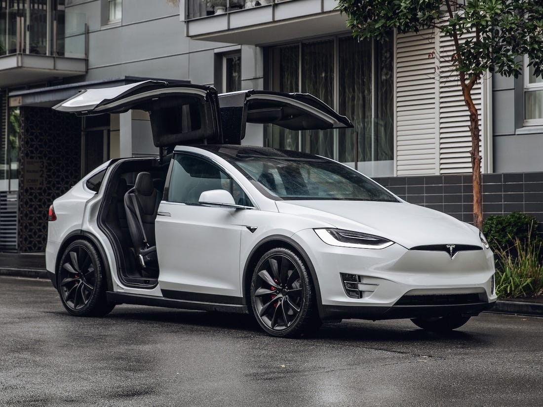 tesla tu choi trieu hoi xe loi do duong xau va khach hang trung quoc dung sai cach