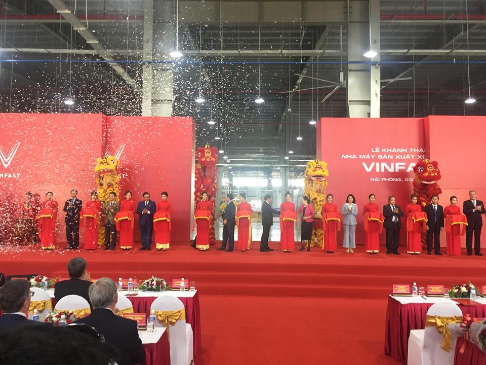 vinfast khanh thanh nha may xe may dien thong minh