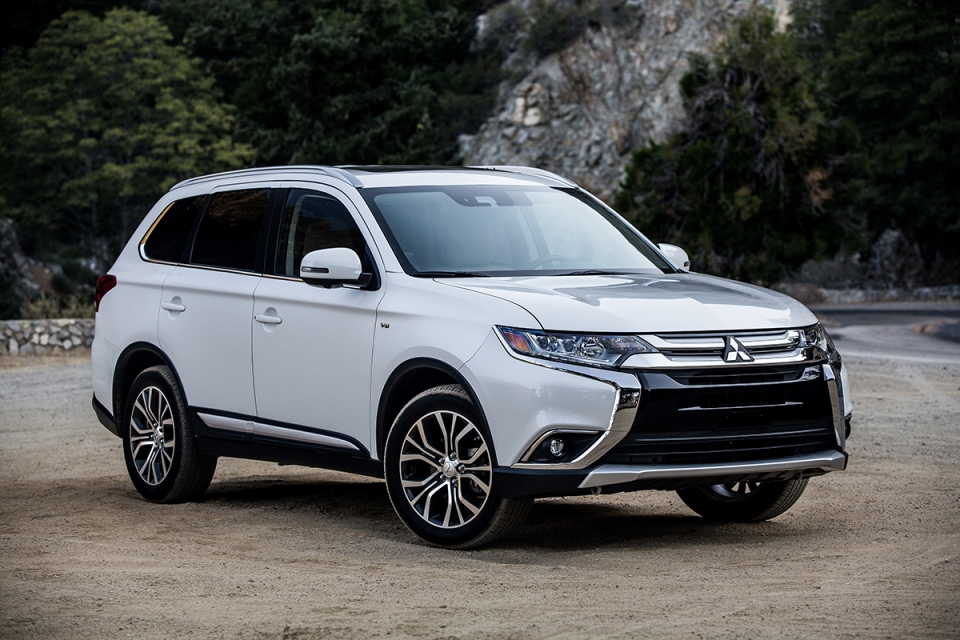Mitsubishi Outlander giảm giá sâu gần 52 triệu đồng mitsubishi outlander giam gia sau gan 52 trieu dong