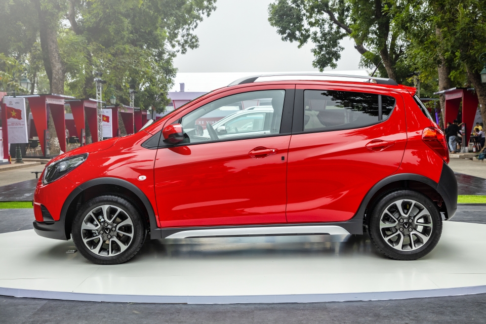 vinfast fadil doi thu nang ky cua toyota wigo