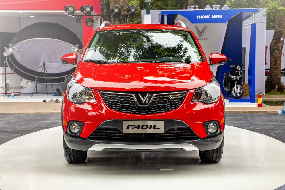 vinfast fadil doi thu nang ky cua toyota wigo