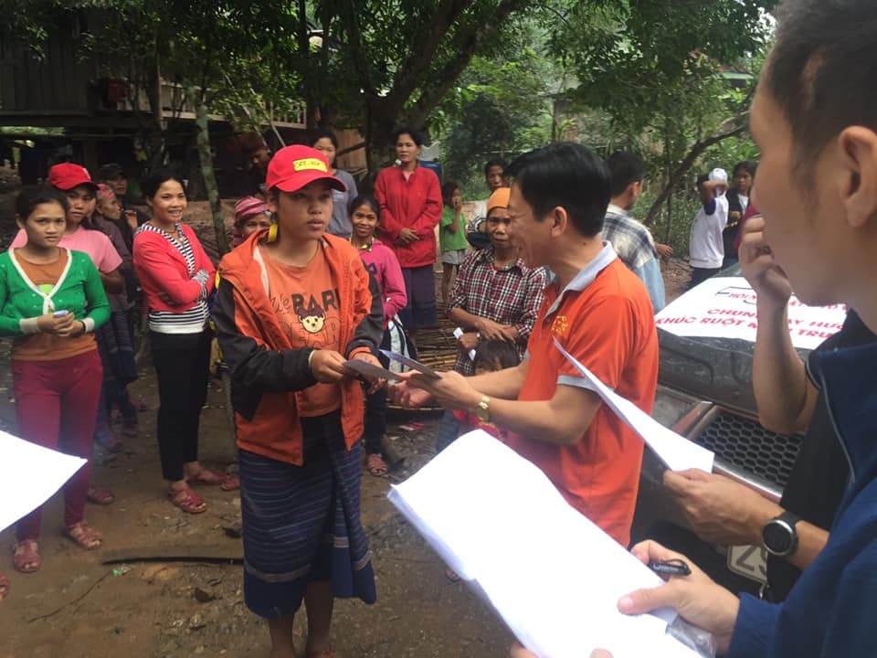 Chung tay chia sẻ cùng miền Trung ruột thịt Chung tay chia sẻ cùng miền Trung ruột thịt