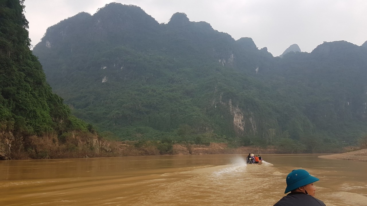 Chung tay chia sẻ cùng miền Trung ruột thịt Chung tay chia sẻ cùng miền Trung ruột thịt