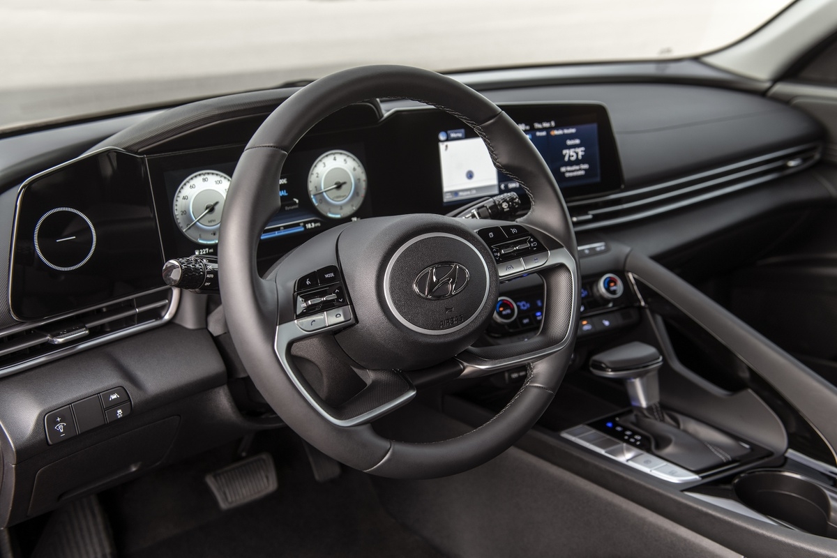 Hyundai Elantra 2021 sắp ra mắt tại Malaysia Hyundai Elantra 2021 sắp ra mắt tại Malaysia