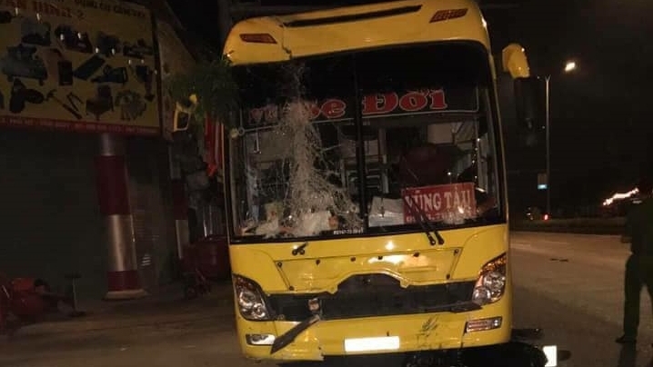Xe khách san phẳng quán rượu vỉa hè đêm chung kết AFF Cup