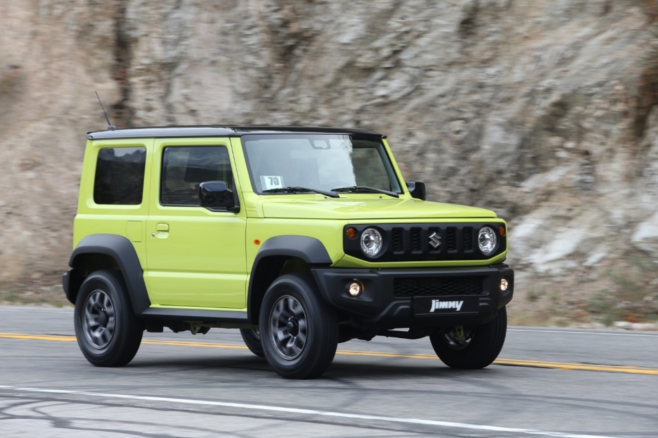 phong vien lai thu phat hien loi tu phanh cua suzuki jimny 2019