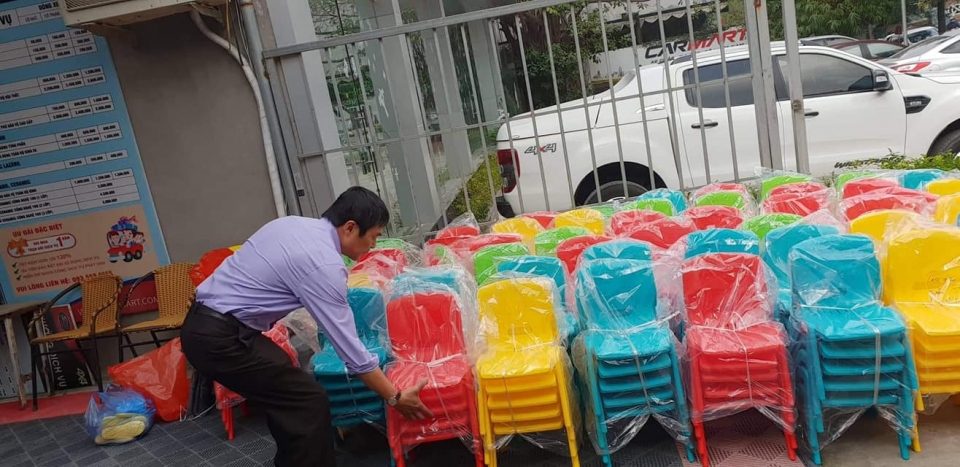 tinh than suoi am ban cao 2018 ruc chay truoc gio xe lan banh