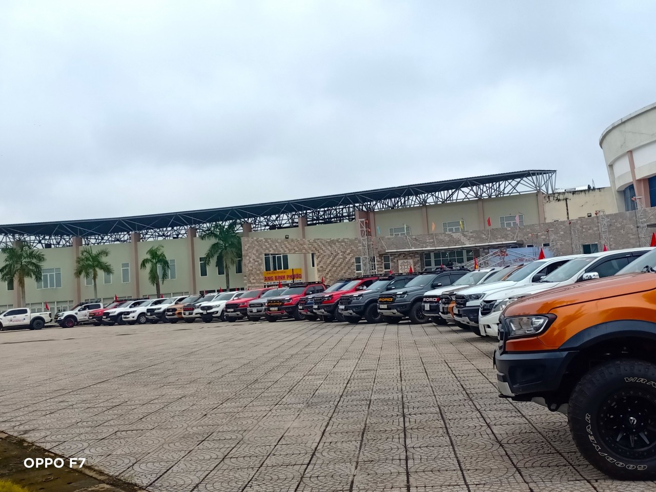 Các thành viên Bình Phước Pickup chuẩn bị diễu hành chào mừng Lễ ra mắt CLB Các thành viên Bình Phước Pickup chuẩn bị diễu hành chào mừng Lễ ra mắt CLB