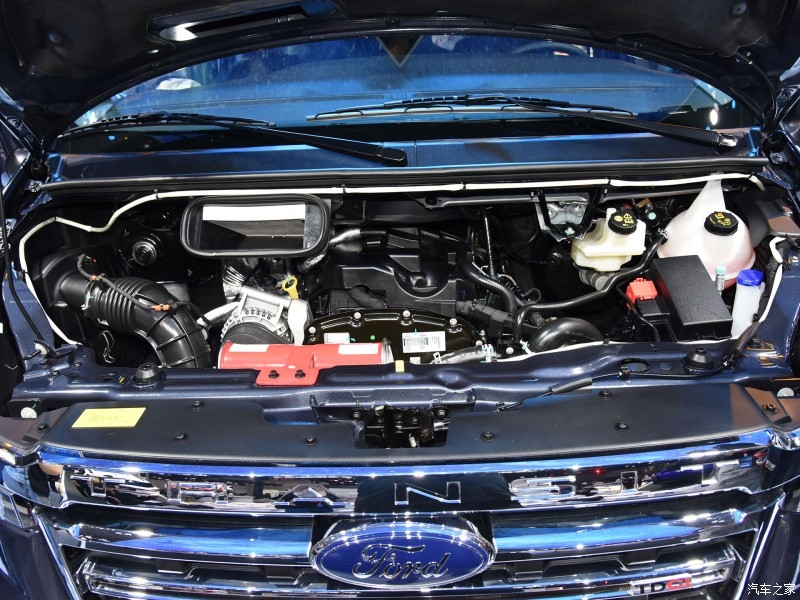 Ford Transit Pro 2021 trình làng, có đủ phiên bản 3 chỗ, 6 chỗ, 7 chỗ và 15 chỗ Ford Transit Pro 2021 trình làng, có đủ phiên bản 3 chỗ, 6 chỗ, 7 chỗ và 15 chỗ