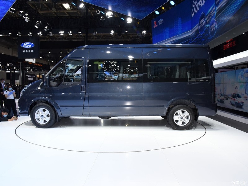 Ford Transit Pro 2021 trình làng, có đủ phiên bản 3 chỗ, 6 chỗ, 7 chỗ và 15 chỗ Ford Transit Pro 2021 trình làng, có đủ phiên bản 3 chỗ, 6 chỗ, 7 chỗ và 15 chỗ