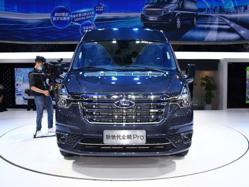 Ford Transit Pro 2021 trình làng, có đủ phiên bản 3 chỗ, 6 chỗ, 7 chỗ và 15 chỗ Ford Transit Pro 2021 trình làng, có đủ phiên bản 3 chỗ, 6 chỗ, 7 chỗ và 15 chỗ