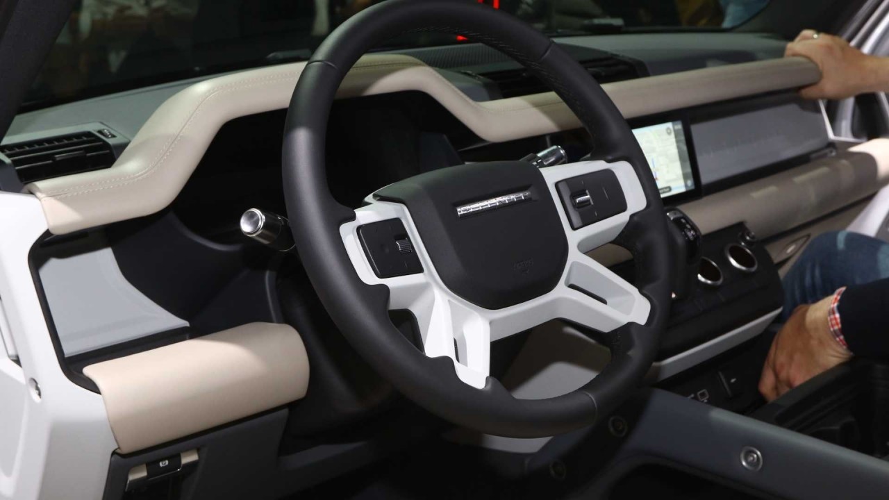 Sắp có Land Rover Defender phiên bản mới 'Mini', Mercedes GLA dè chừng sap co land rover defender phien ban moi mini mercedes gla de chung