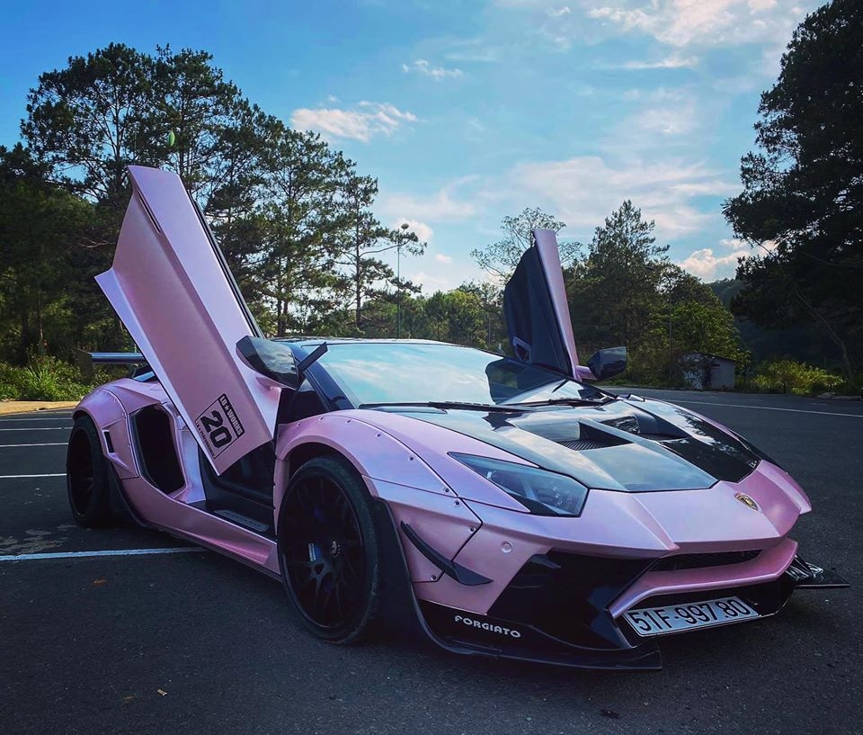Lamborghini Aventador Liberty Walk “phiên bản nữ tính” của đại gia Việt lamborghini aventador liberty walk phien ban nu tinh cua dai gia viet