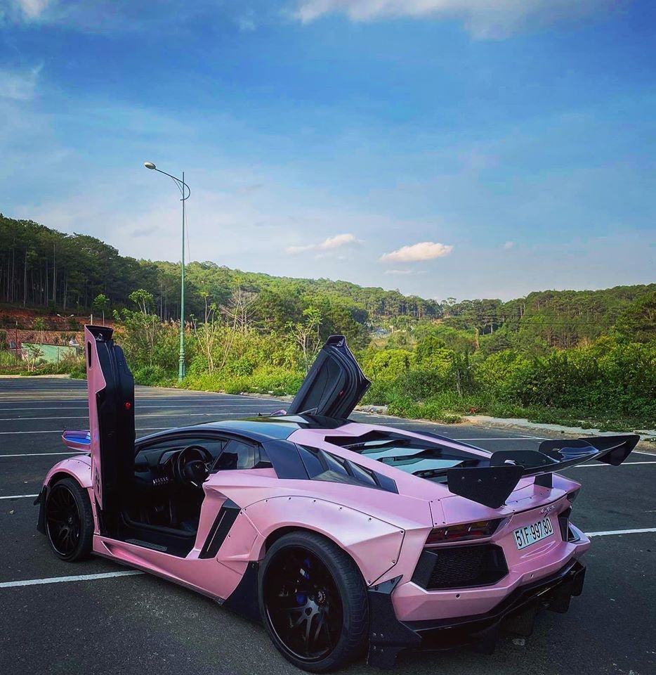 Lamborghini Aventador Liberty Walk “phiên bản nữ tính” của đại gia Việt lamborghini aventador liberty walk phien ban nu tinh cua dai gia viet