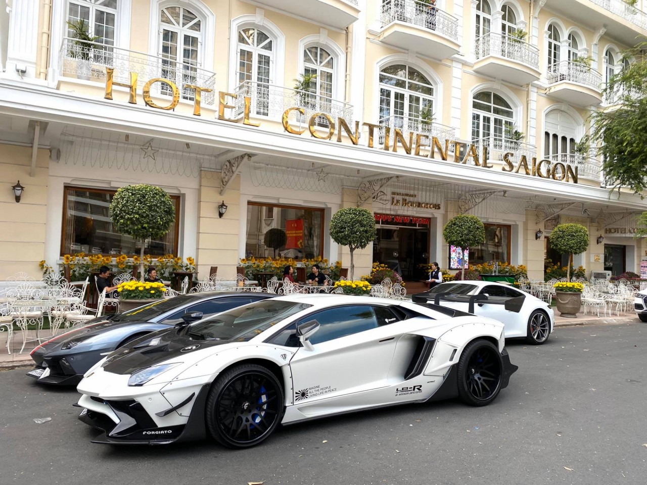 Lamborghini Aventador Liberty Walk “phiên bản nữ tính” của đại gia Việt lamborghini aventador liberty walk phien ban nu tinh cua dai gia viet