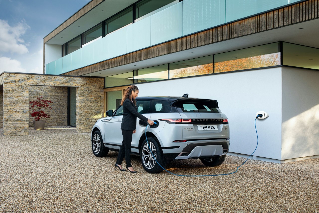 Land Rover ra mắt phiên bản plug-in hybrid cho Evoque và Discovery Sport land rover ra mat phien ban plug in hybrid cho evoque va discovery sport