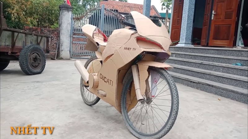 Siêu xe bằng bìa carton của nhóm bạn trẻ Việt thu hút truyền thông quốc tế sieu xe bang bia carton cua nhom ban tre viet thu hut truyen thong quoc te