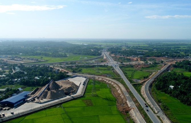 Trải nghiệm cao tốc hơn 18 nghìn tỷ đầu tiên ở miền Trung trai nghiem cao toc hon 18 nghin ty dau tien o mien trung
