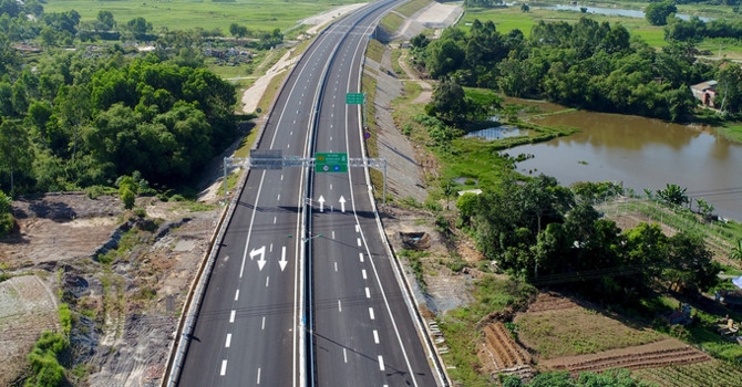 Trải nghiệm cao tốc hơn 18 nghìn tỷ đầu tiên ở miền Trung trai nghiem cao toc hon 18 nghin ty dau tien o mien trung