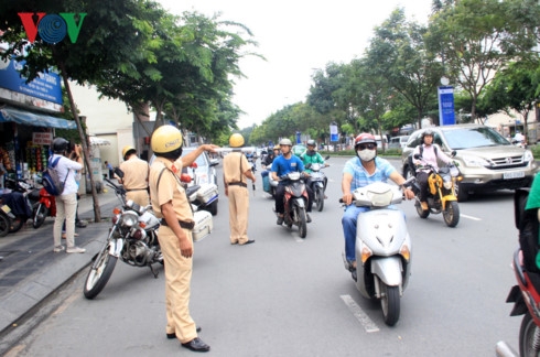 tp ho chi minh phan luong giao thong khu vuc san bay tan son nhat phuc vu apec