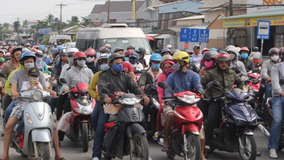 tp ho chi minh giao thong cua ngo mien tay va mien dong qua tai