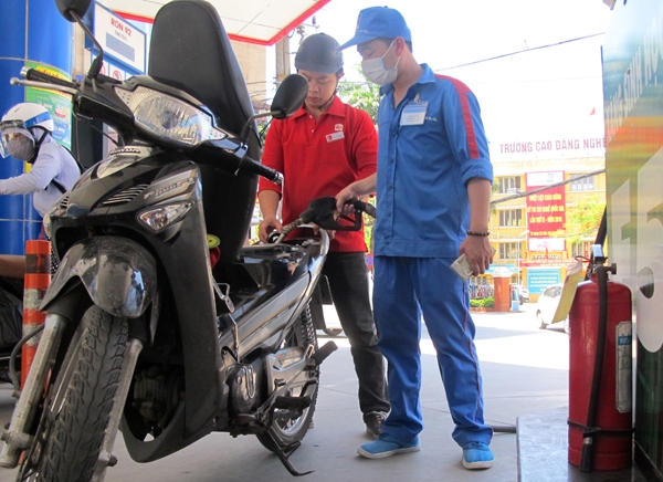 Giá xăng sẽ tăng mạnh vào hôm nay?