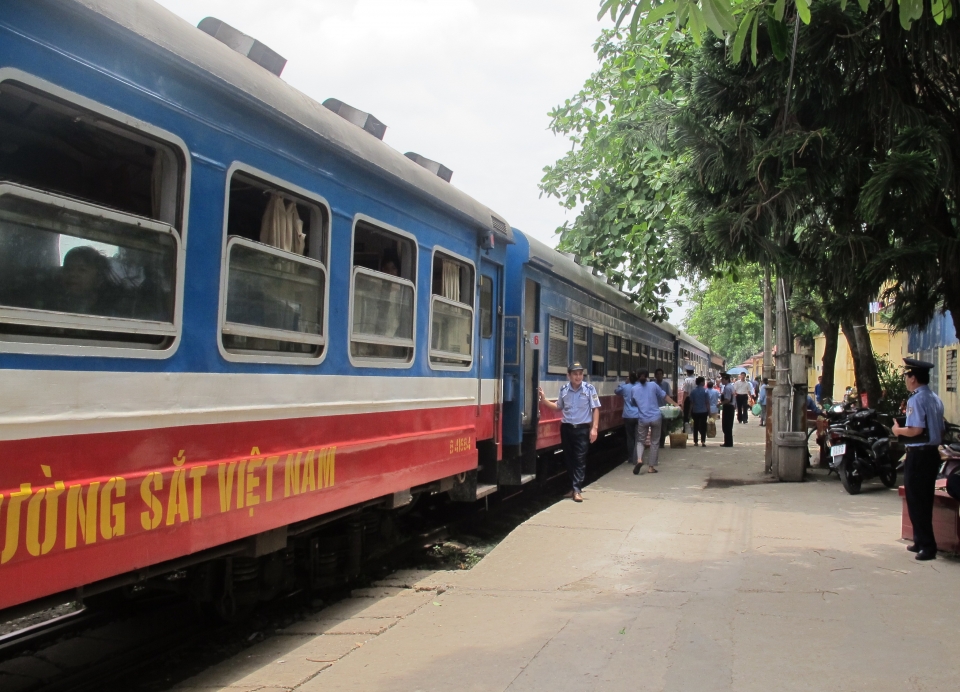 mo ban 10000 ve tau hoa 10000 dong tu ngay 110 den 2712 tren tat ca cac tuyen